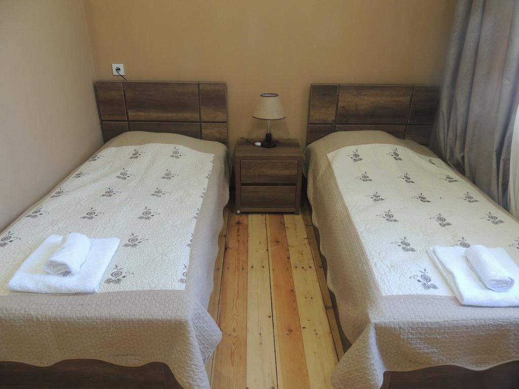 Guest House Chirina Signagi Exterior foto