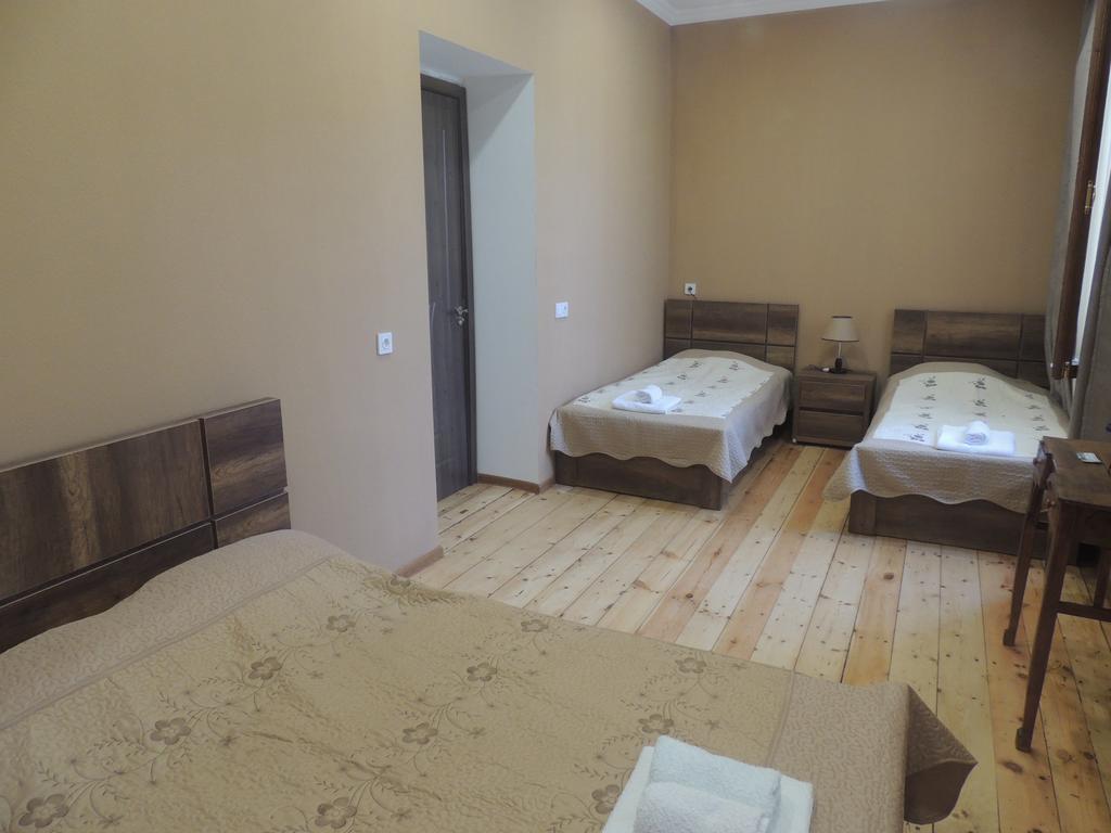 Guest House Chirina Signagi Exterior foto