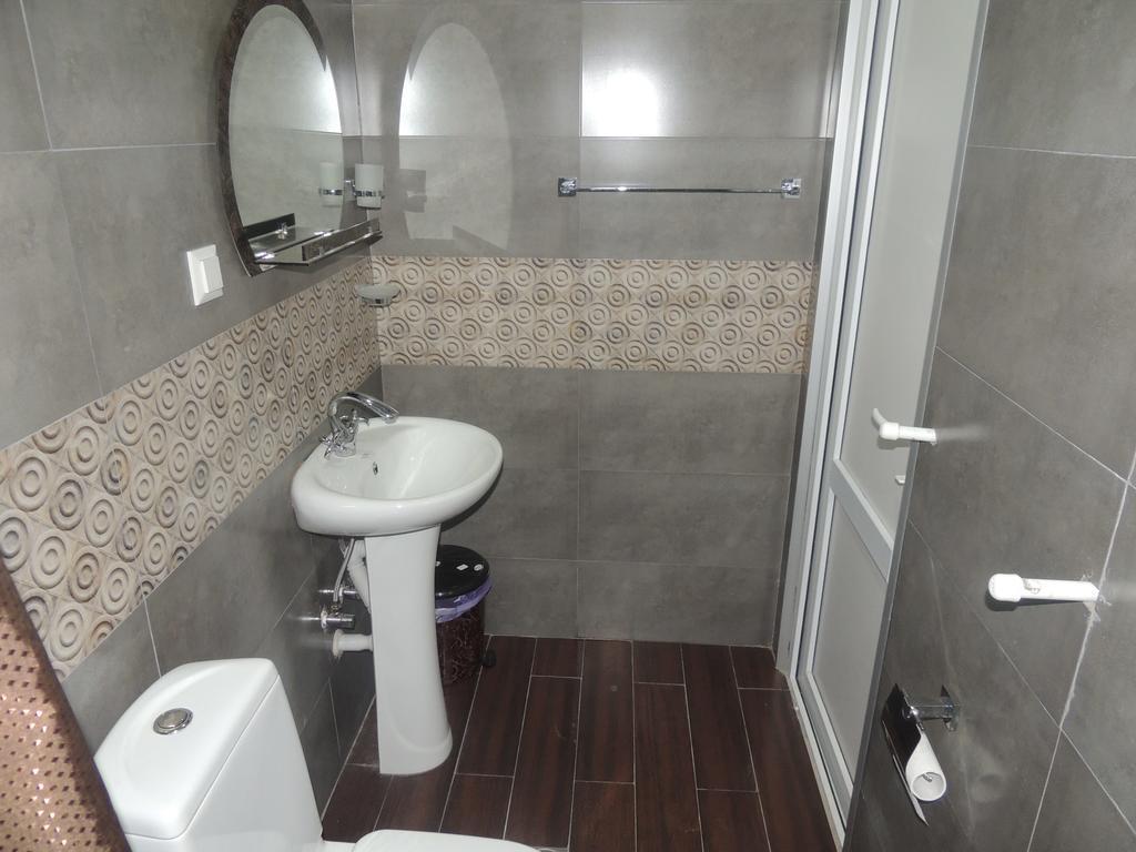 Guest House Chirina Signagi Exterior foto
